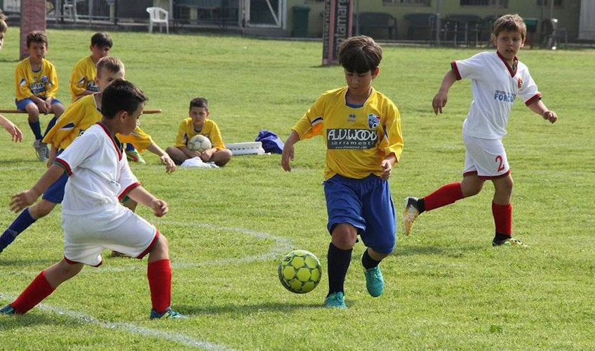 Детский футбольный матч на турнире Valpolicella Cup